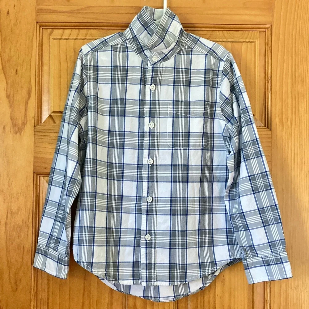 Boys size 7-8 Children’s Place long sleeved plaid button-up dress shirt